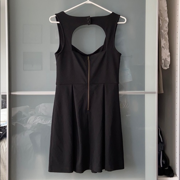Black back cutout mini dress - Picture 4 of 7